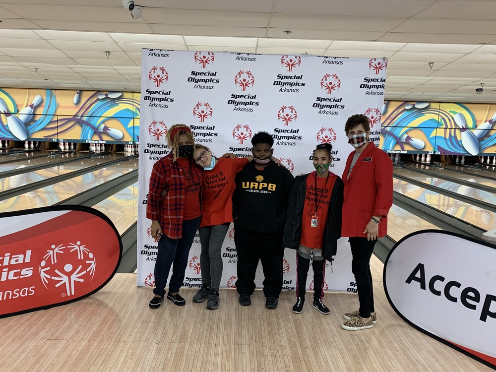 White Hall Students Compete in Bowling