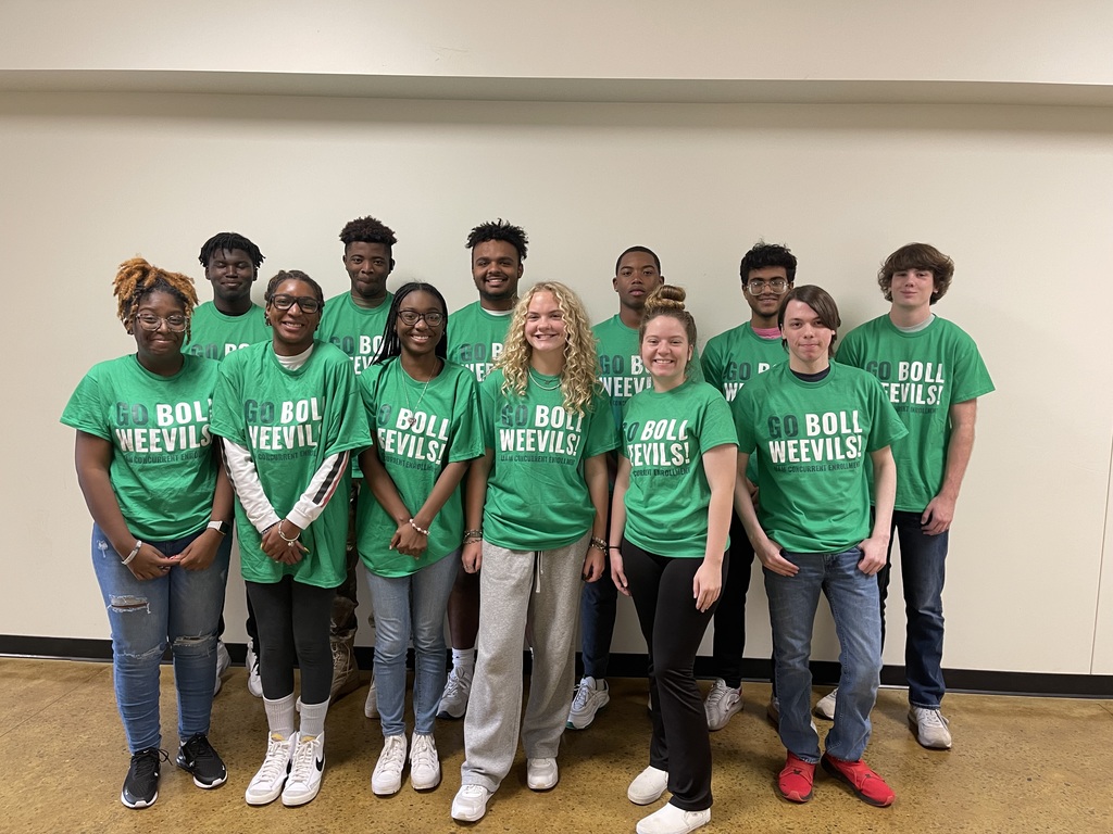 Students in Mrs. Austin's UAM concurrent business management class are wearing their UAM shirts!