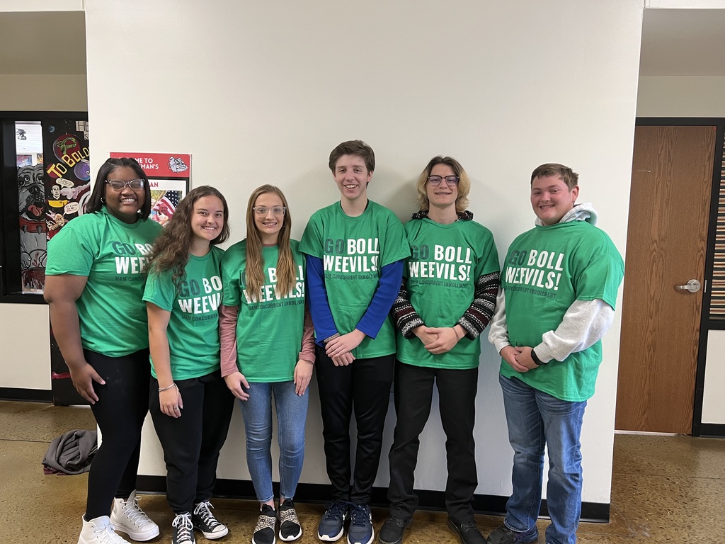  Mrs. Eggleton's UAM English Comp I Concurrent Credit Students show off their Boll Weevil t-shirts.